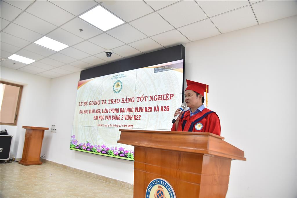 Lễ bế giảng và trao bằng tốt nghiệp các hệ VLVH - Tháng 7/2025
